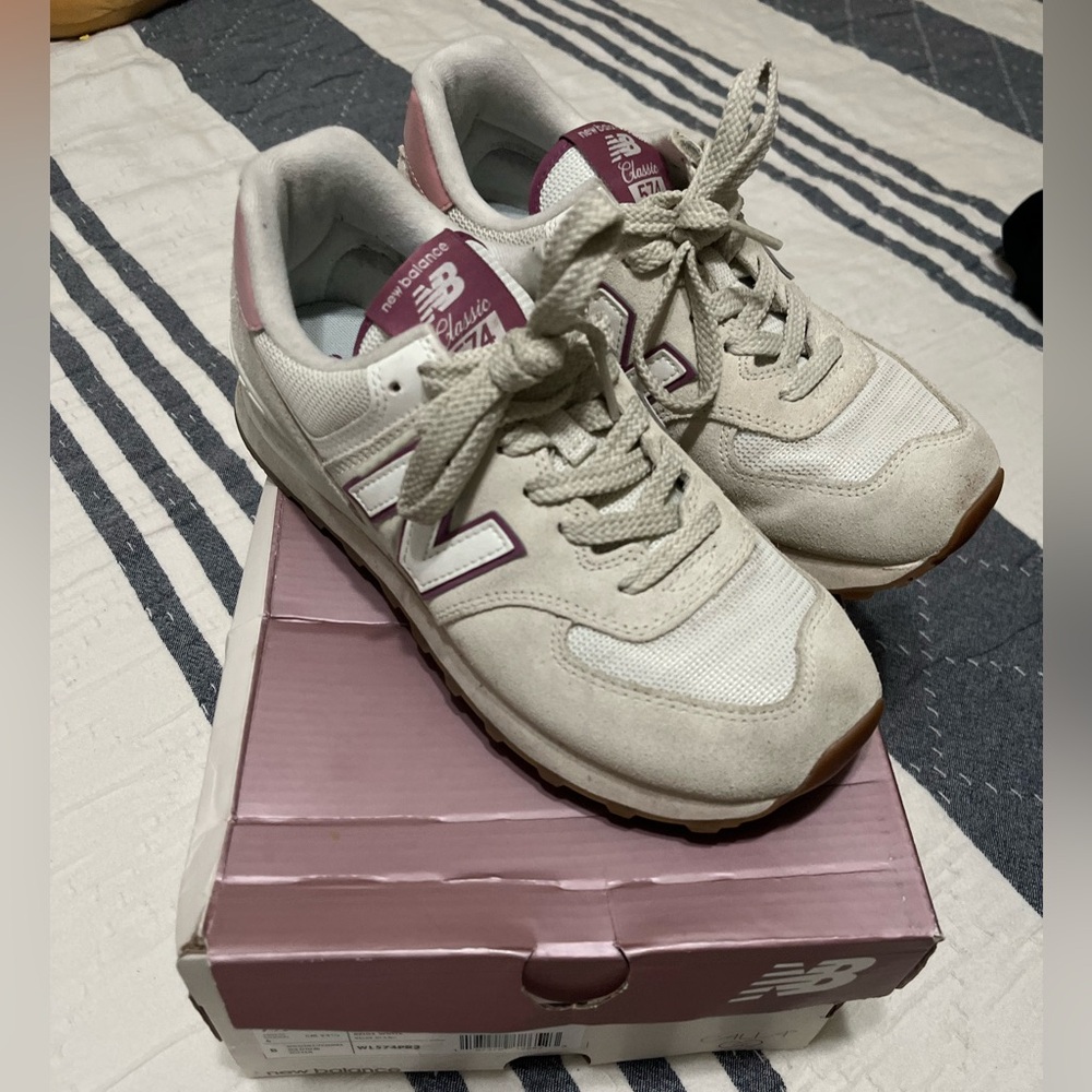 New Balance Women's 574 Sneakers - Cream and Purple 7.5